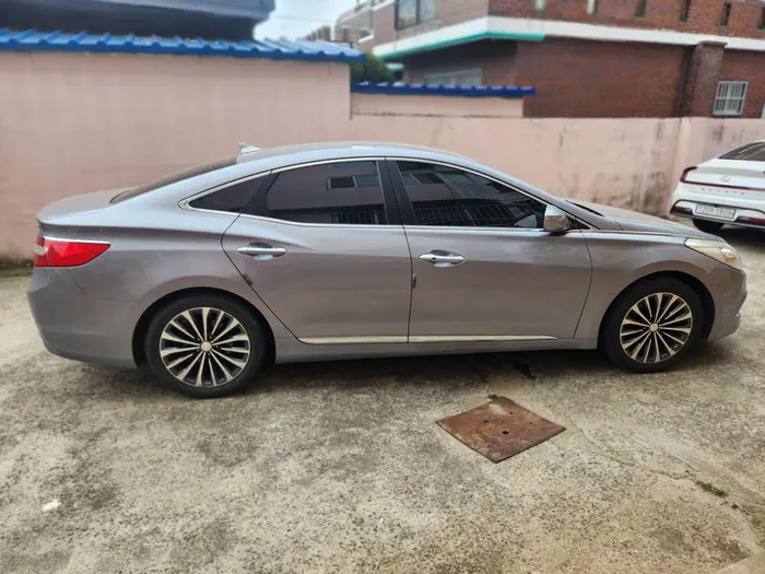 그랜저 중고차 시세 대상 차량 그랜저 HG LPG 측면