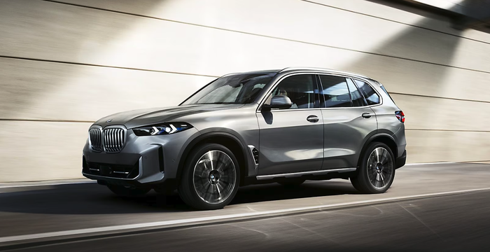 BMW X5 페이스리프트 출시! 더 날렵해진 디자인과 강화된 성능
