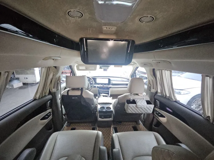 Kia Carnival 15