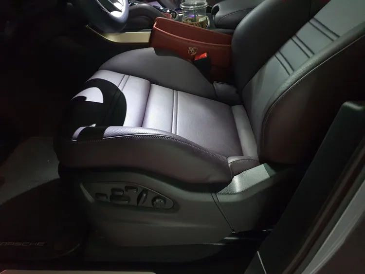 Porsche Cayenne (PO536) 11