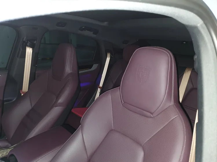 Porsche Cayenne (PO536) 9