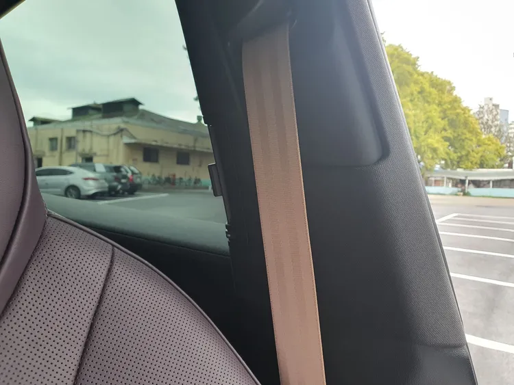 Porsche Cayenne (PO536) 18