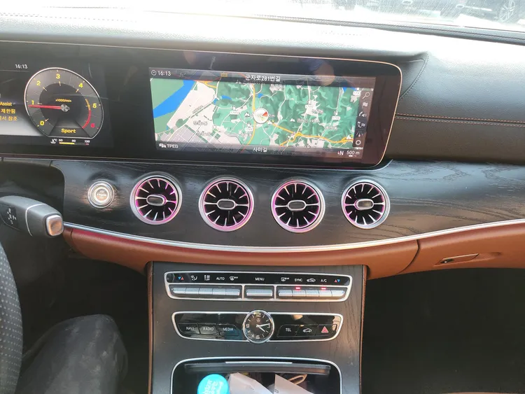 Mercedes E-Class (W213) 9