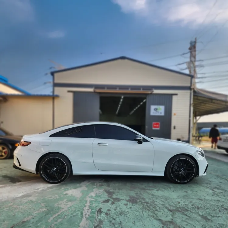 Mercedes E-Class (W213) 6