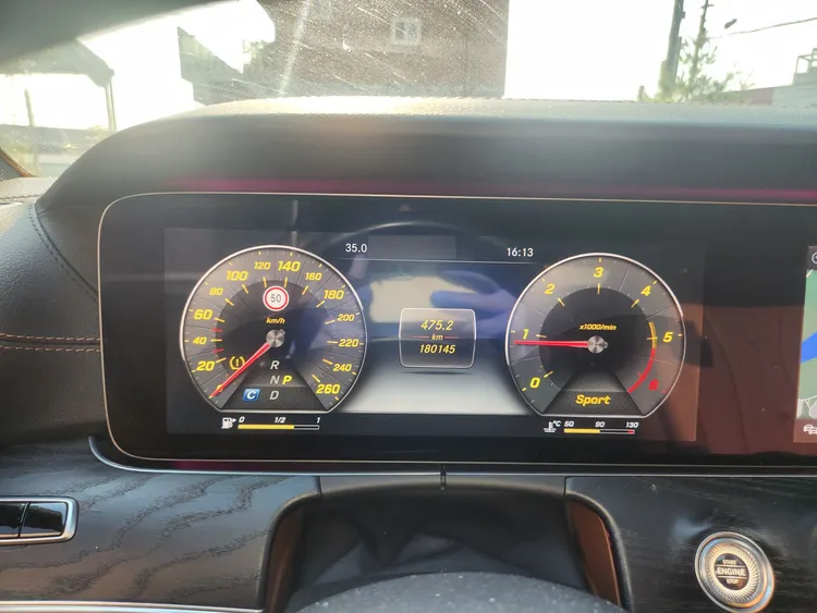 Mercedes E-Class (W213) 15