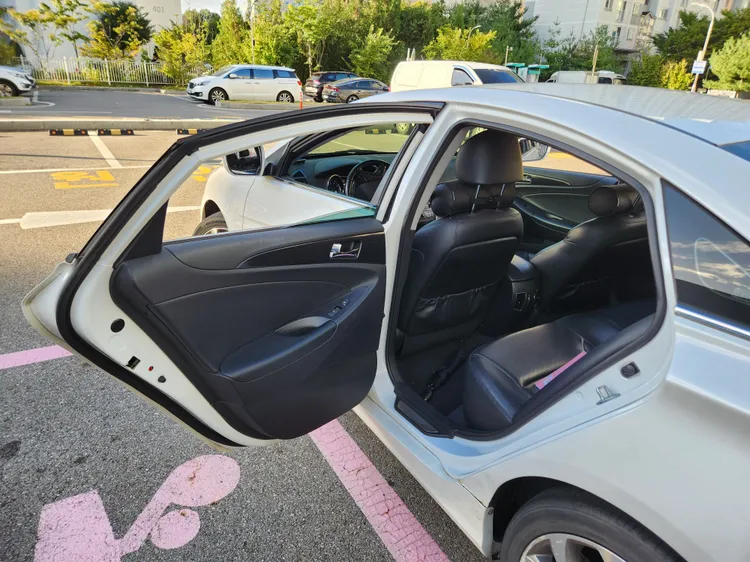 Hyundai Sonata The Brilliant 12