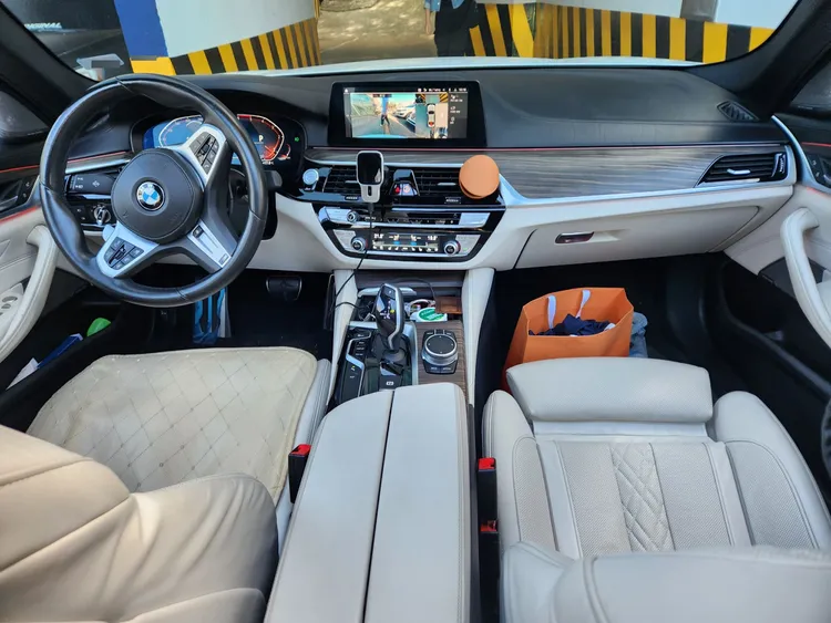 BMW 5 Series (G30) 10