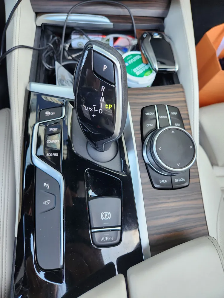 BMW 5 Series (G30) 18