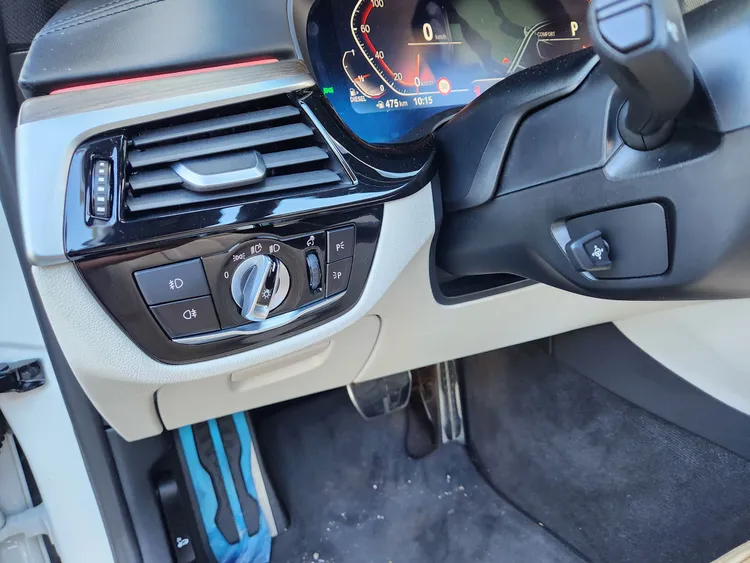 BMW 5 Series (G30) 28