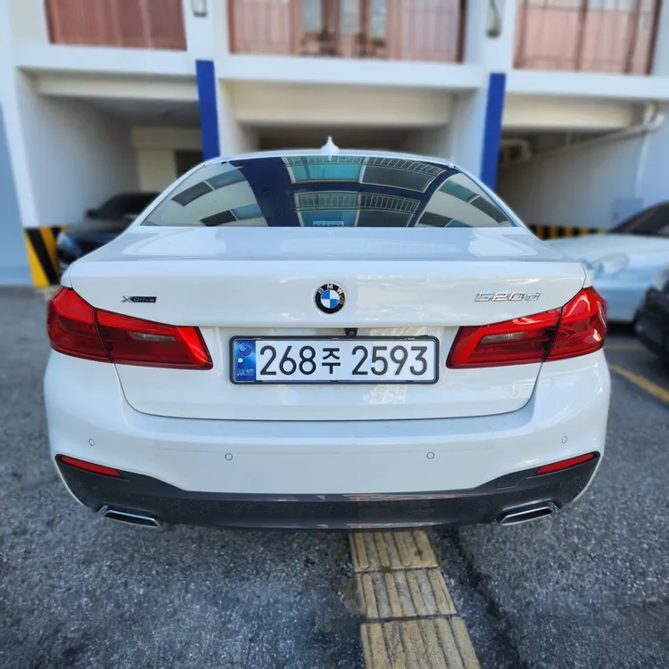 BMW 5 Series (G30) 4
