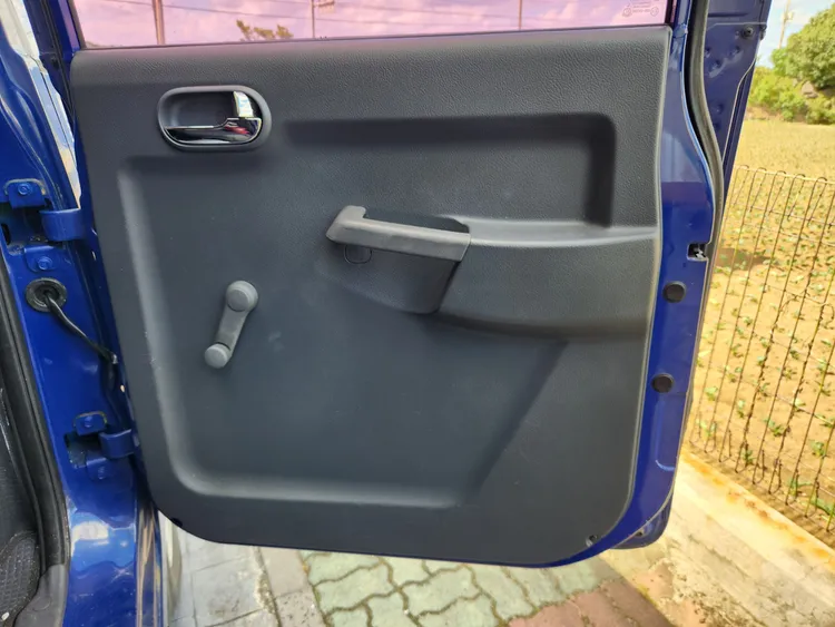 Bongo 1-ton 8 20