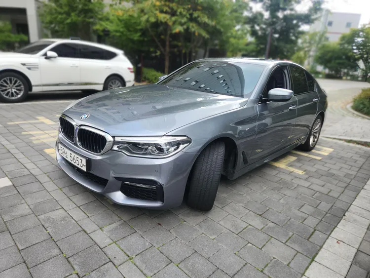 BMW 5 Series (G30) 2
