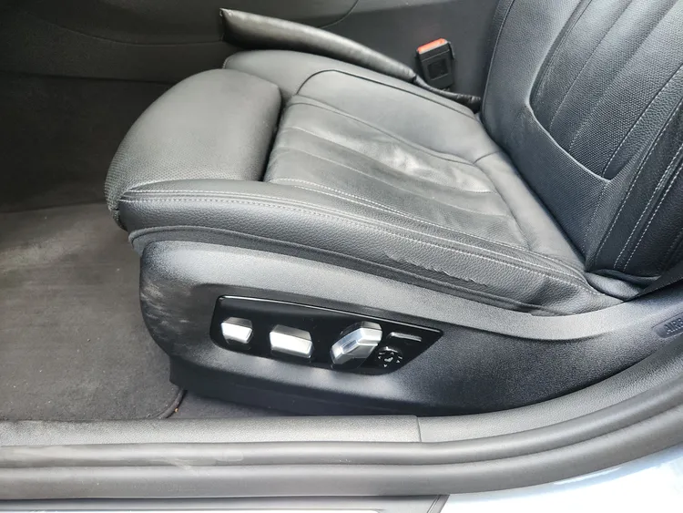 BMW 5 Series (G30) 21