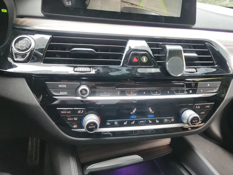 BMW 5 Series (G30) 11