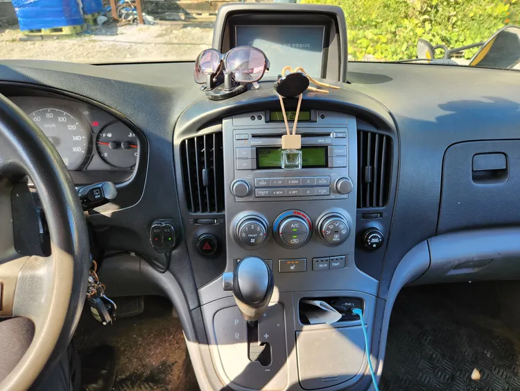 Hyundai Grand Starex 5