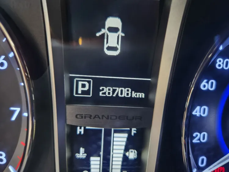 Hyundai Grandeur HG 13