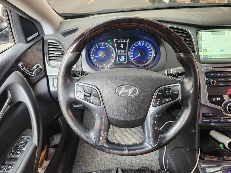 Hyundai Grandeur HG 15
