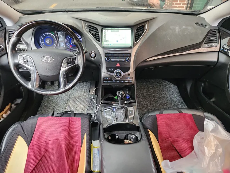 Hyundai Grandeur HG 10
