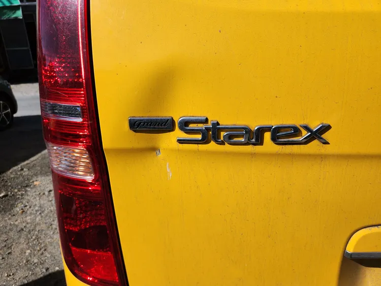 Hyundai Grand Starex 23
