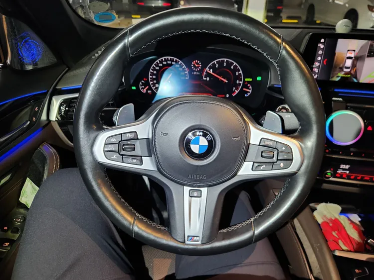 BMW 5 Series (G30) 16