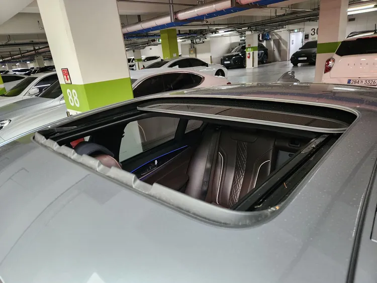 BMW 5 Series (G30) 6