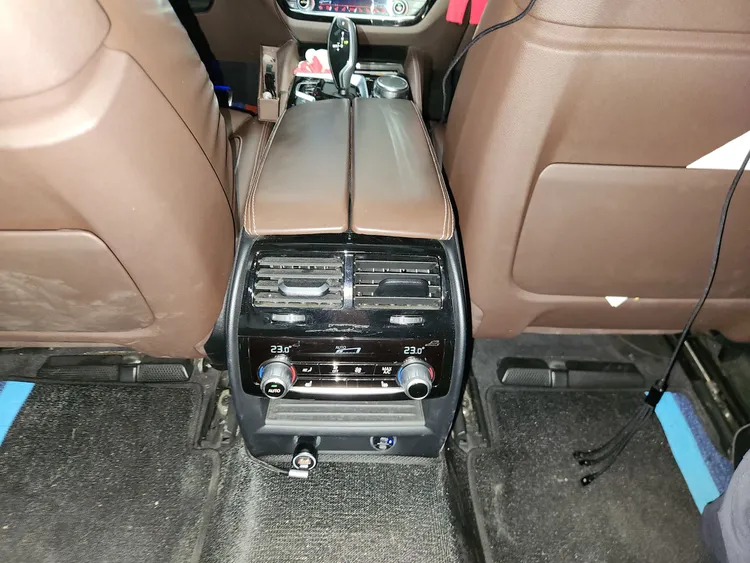 BMW 5 Series (G30) 24