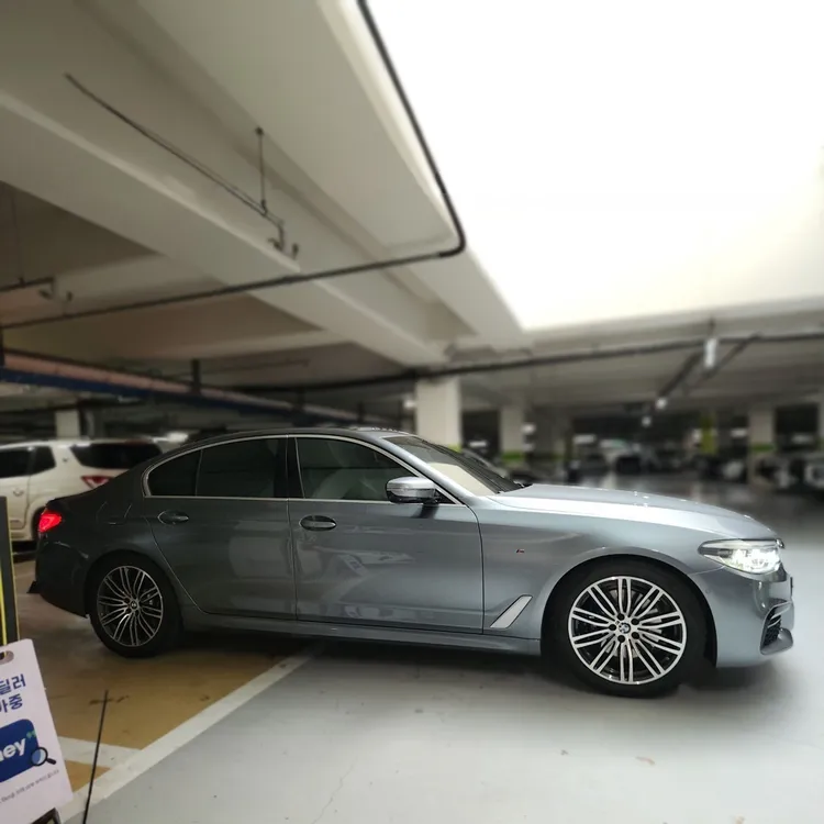 BMW 5 Series (G30) 5