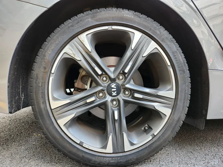 Kia K5 Hybrid 32