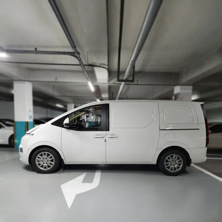 Hyundai Staria 3