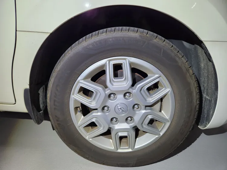 Hyundai Staria 33