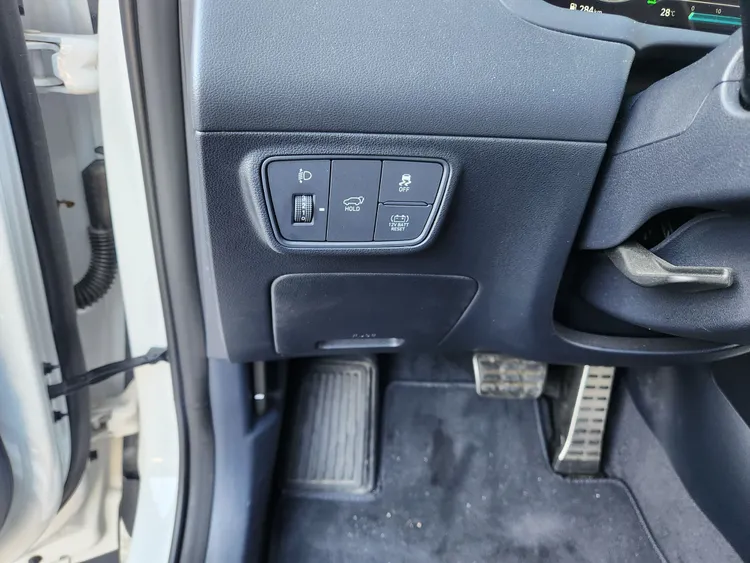 Hyundai Tucson Hybrid (NX4) 16