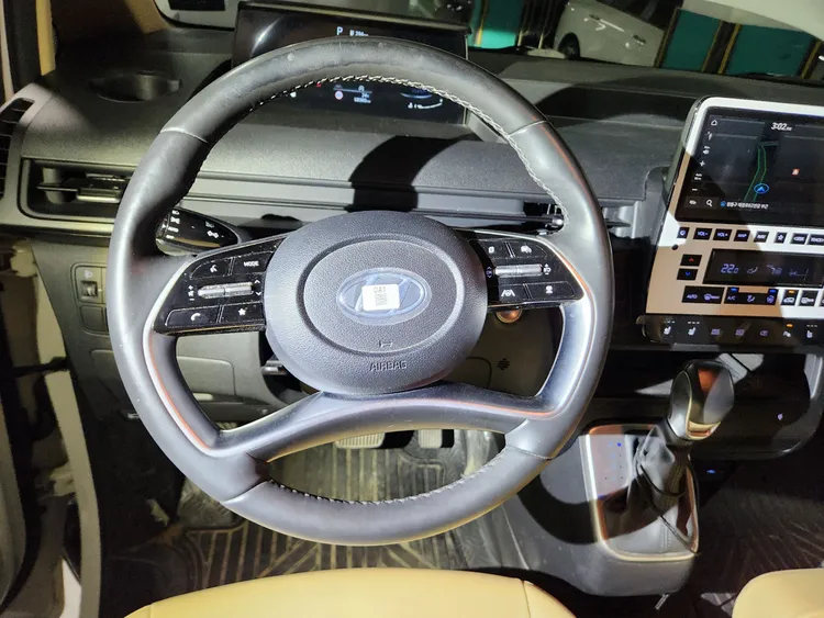 Hyundai Staria 14