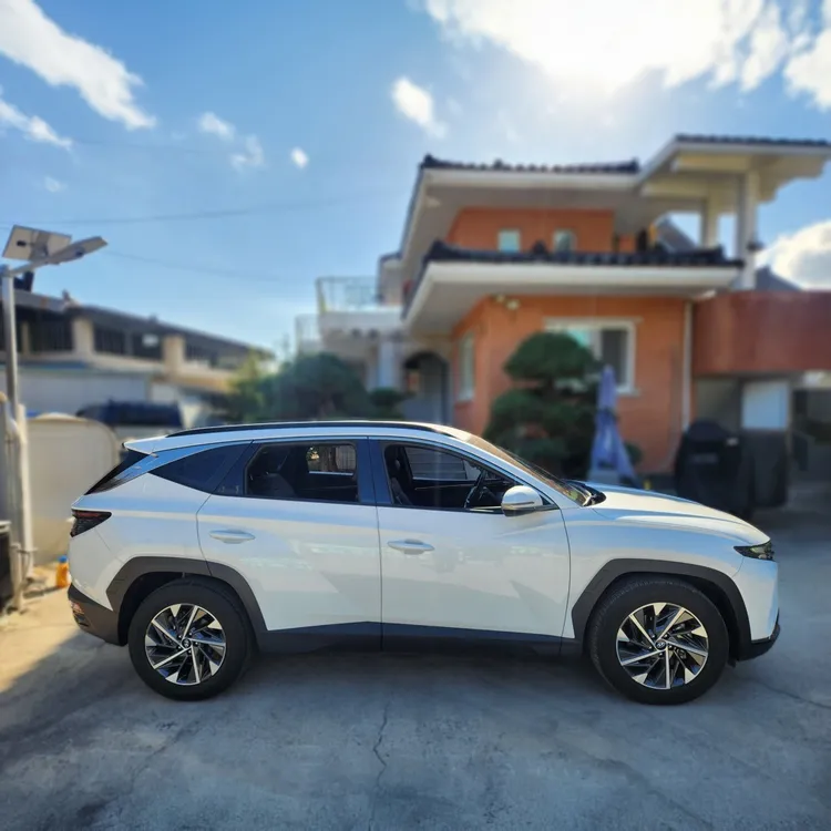 Hyundai Tucson Hybrid (NX4) 4