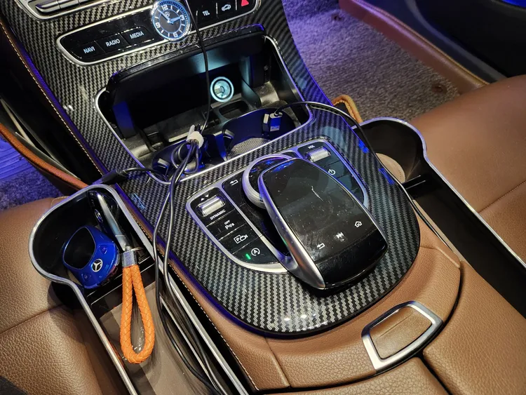 Mercedes E-Class (W213) 22