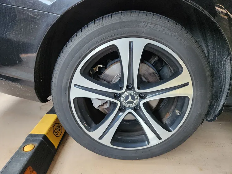 Mercedes E-Class (W213) 29