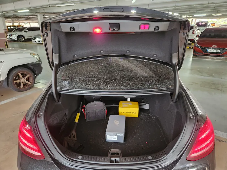 Mercedes E-Class (W213) 6