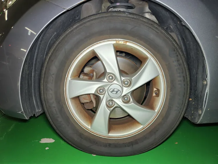 Hyundai Avante 34
