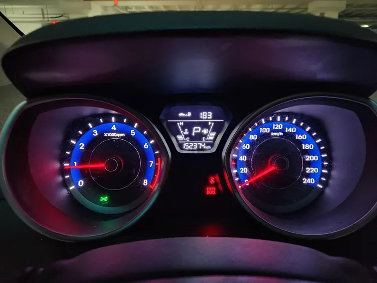 Hyundai Avante 12