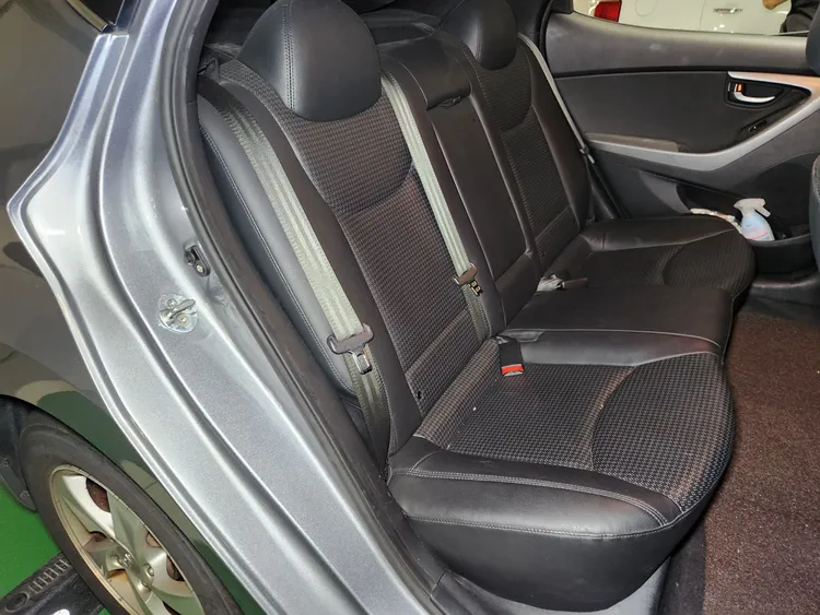 Hyundai Avante 10
