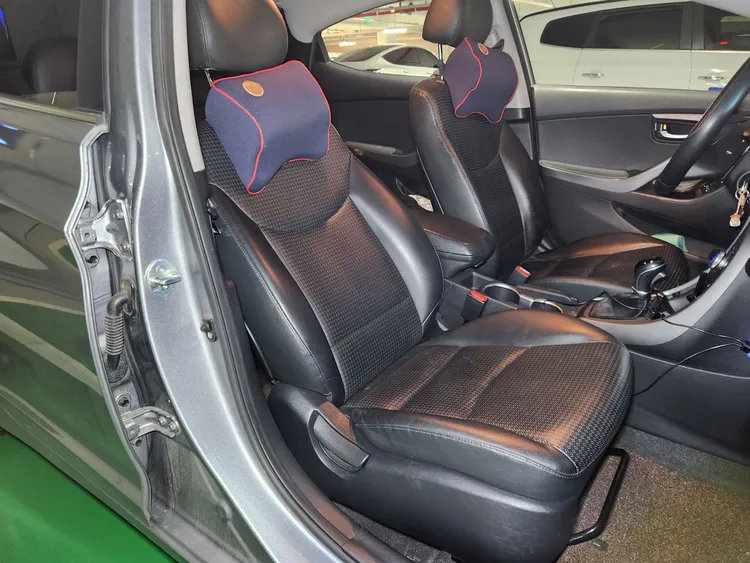 Hyundai Avante 11