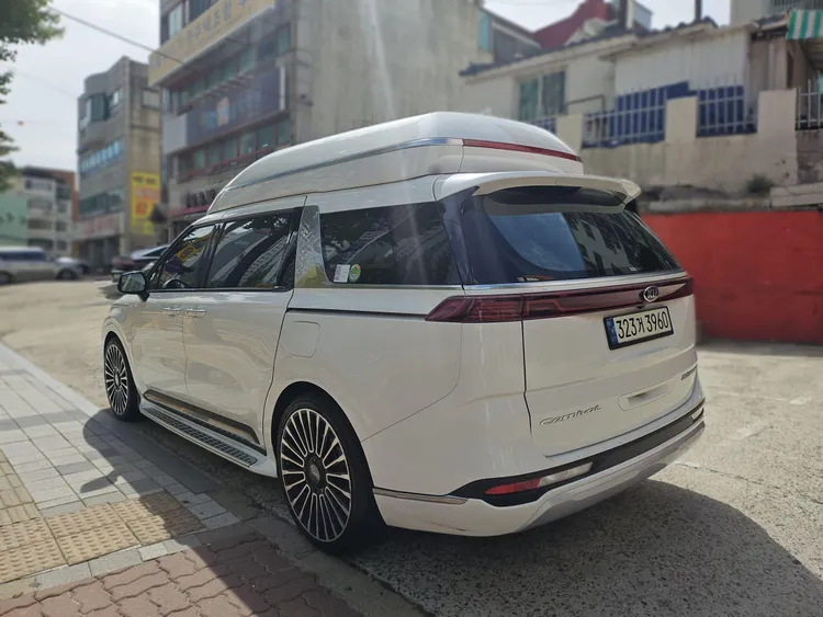 Kia Carnival 5