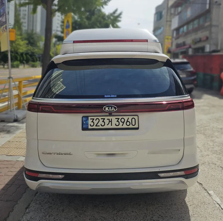 Kia Carnival 4