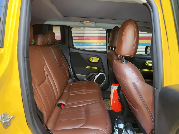 Jeep Renegade 11