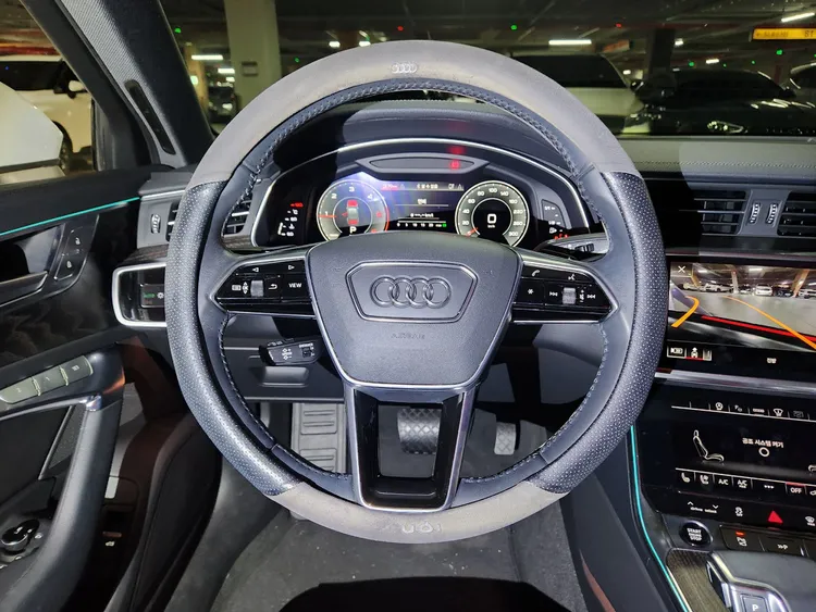 Audi A6 (C8) 14