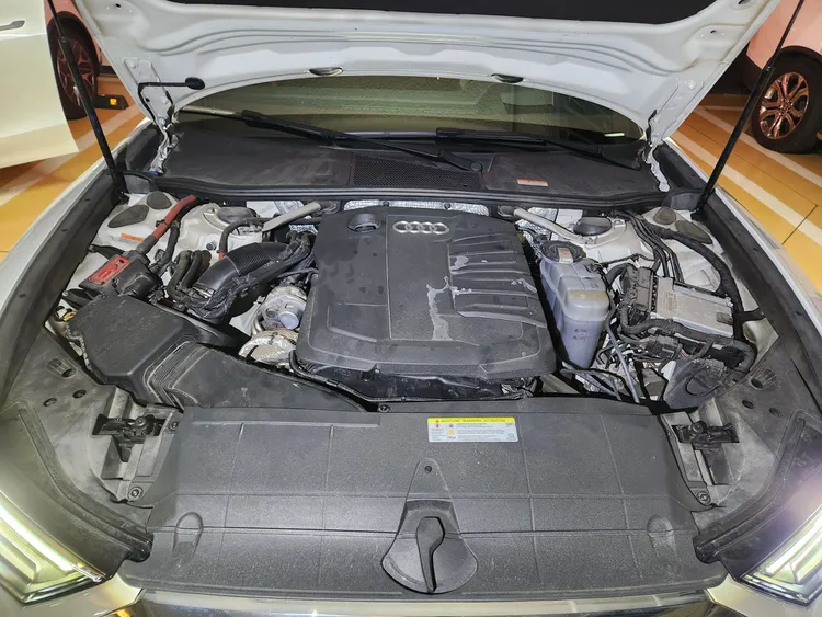 Audi A6 (C8) 30