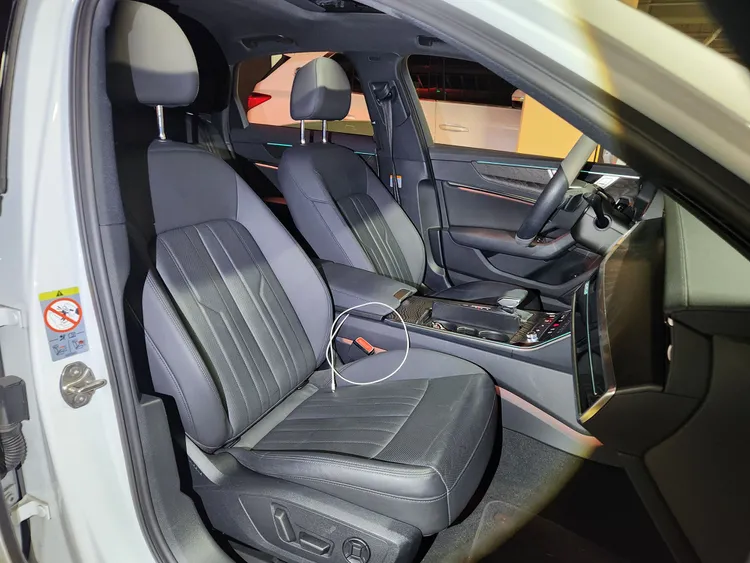 Audi A6 (C8) 7