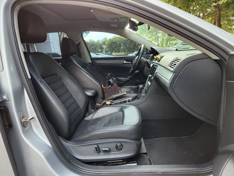 Volkswagen Passat 9