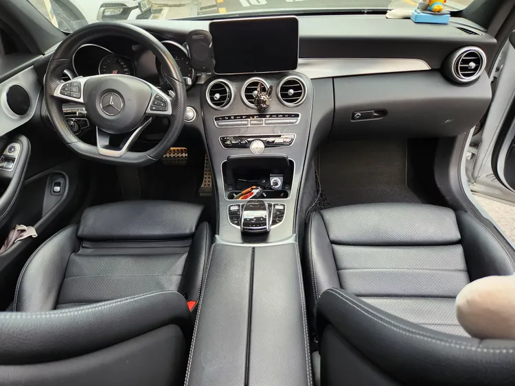 Mercedes C-Class (W205) 12