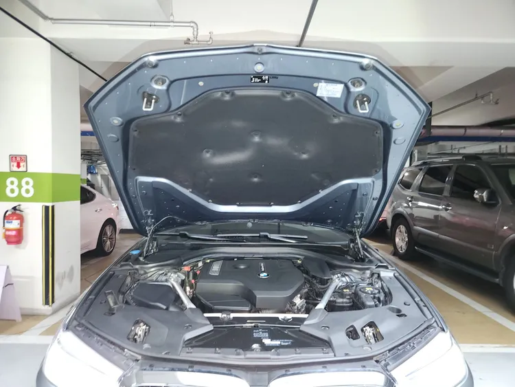 BMW 5 Series (G30) 27