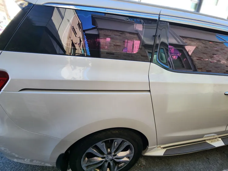 Kia Carnival 10